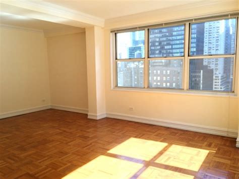888 8th Ave APT 4S, New York, NY 10019 .